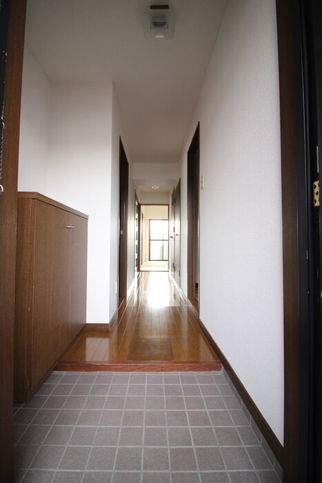 物件内観写真16　(玄関)