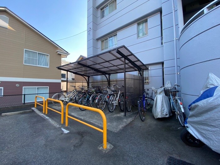 物件外観写真4　(駐輪場)