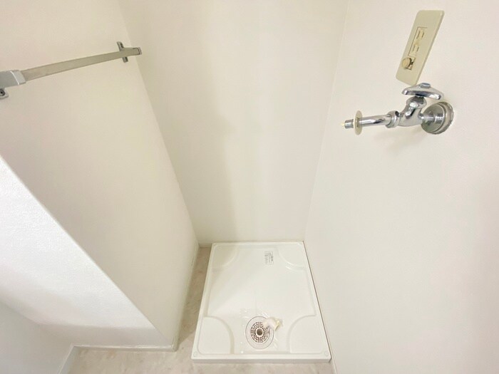 物件内観写真17　(洗濯機置場)