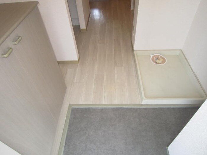 物件内観写真14　(玄関)