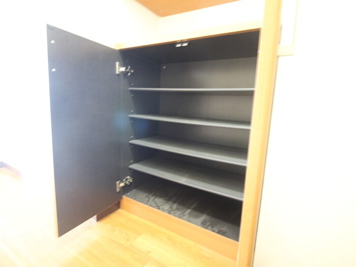 物件内観写真15　(靴箱)