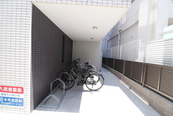 物件外観写真3　(駐輪場)