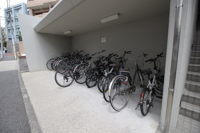 物件外観写真3　(駐輪場)
