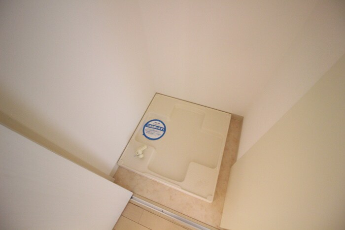 物件内観写真10　(洗濯機置場)