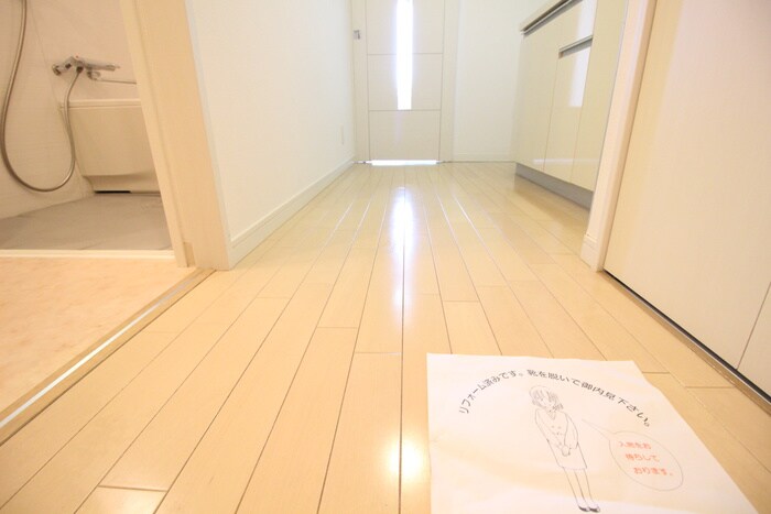 物件内観写真16　(廊下)