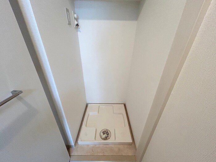 物件内観写真18　(洗濯機置場)