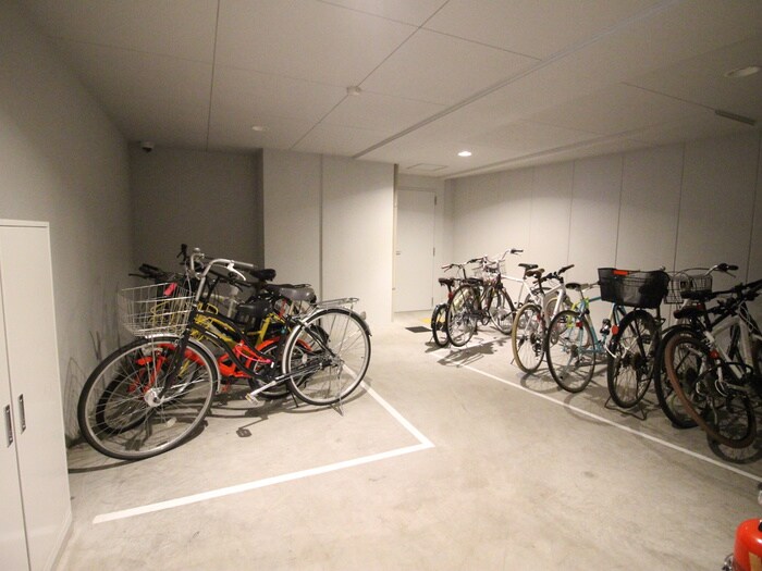 物件外観写真2　(駐輪場)