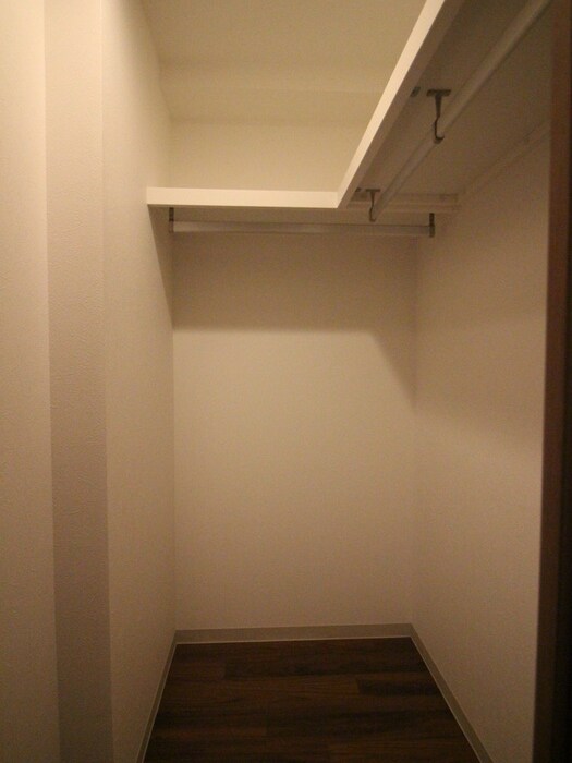 物件内観写真10　(収納)