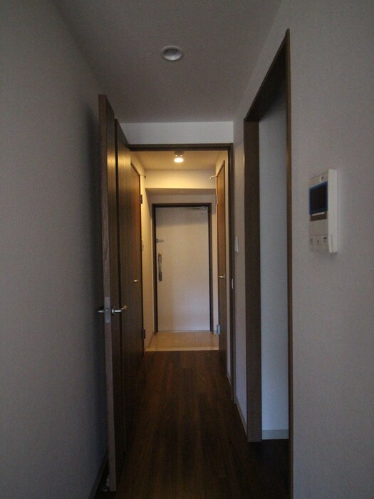 物件内観写真11　(廊下)
