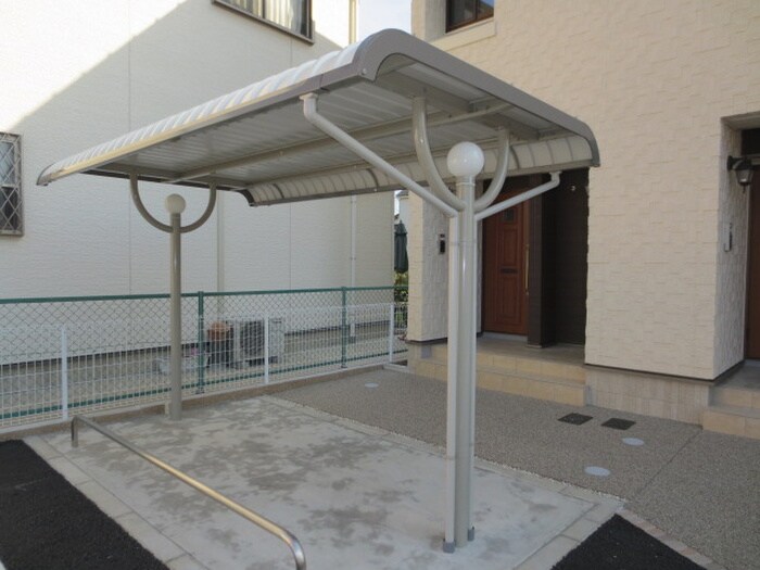 物件外観写真3　(駐輪場)