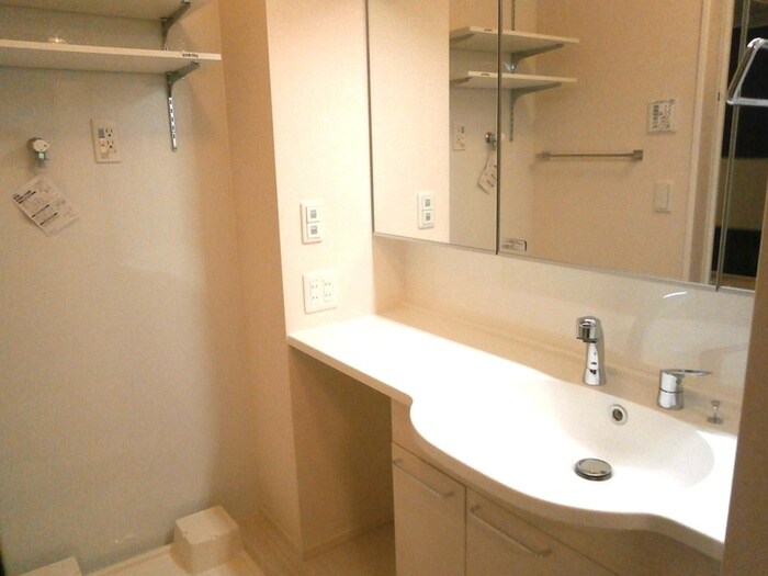 物件内観写真10　(洗面)