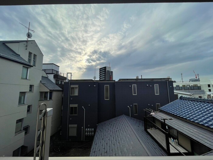 物件内観写真16　(室内からの展望)