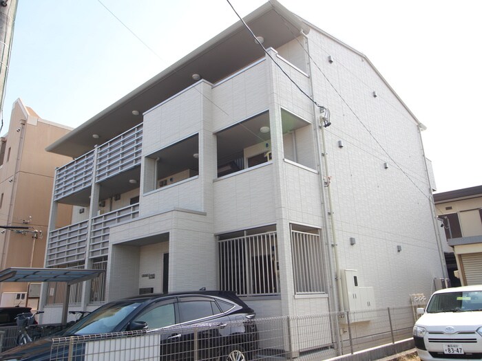 物件外観写真3　(エントランス部分)