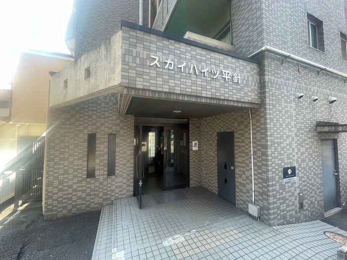 物件外観写真2　(エントランス部分)