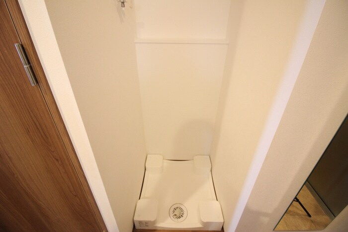 物件内観写真14　(洗濯機置場)