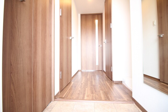 物件内観写真18　(廊下)