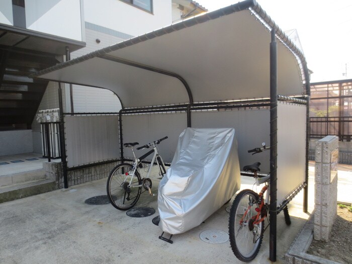 物件外観写真3　(駐輪場)