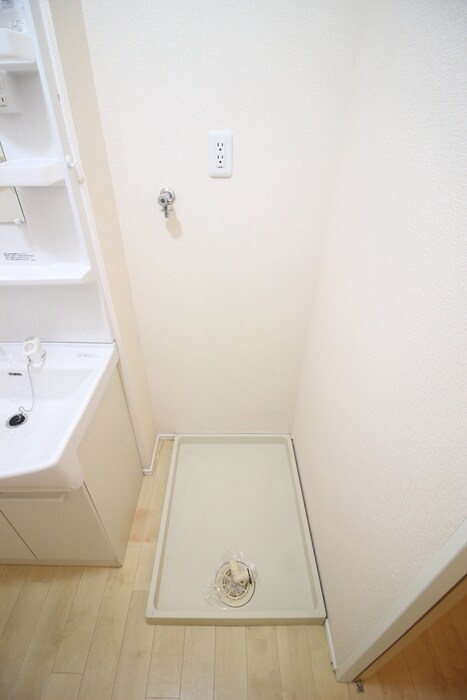 物件内観写真11　(洗濯機置場)