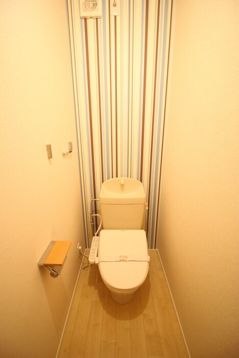 物件内観写真13　(トイレ)