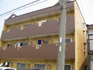 クィーンシティ吉川外観写真