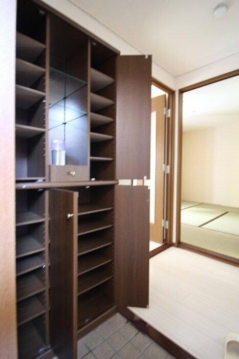 物件内観写真6　(靴箱)