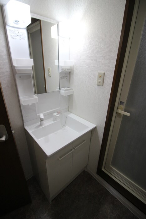 物件内観写真8　(洗面)