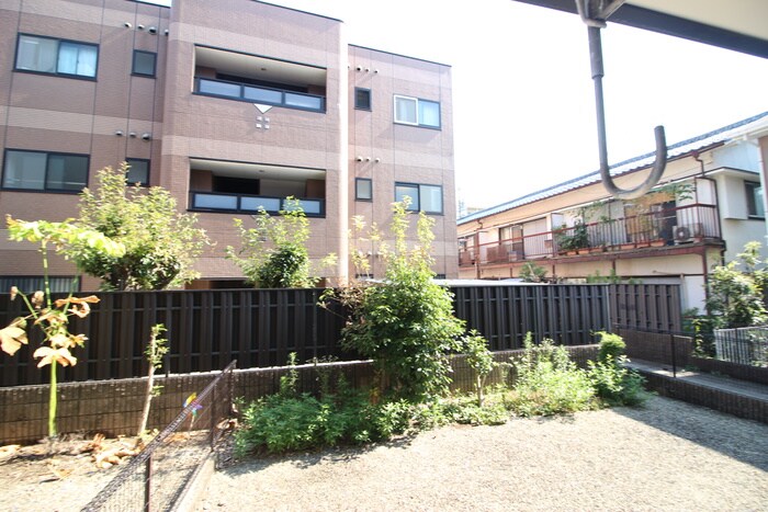 物件内観写真18　(室内からの展望)