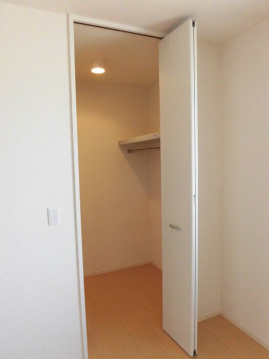 物件内観写真10　(収納)