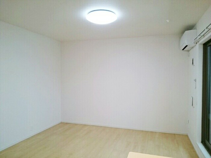 物件内観写真4　(居室)