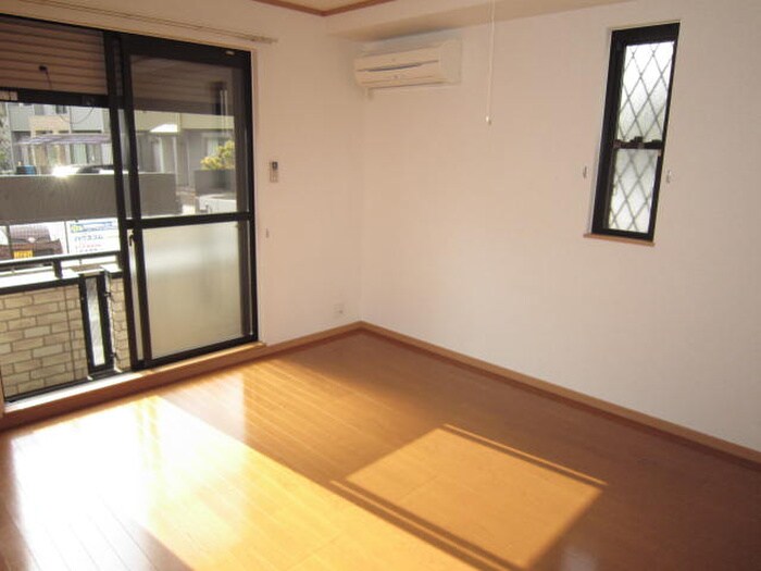 物件内観写真6　(居室)