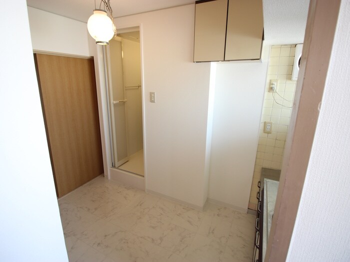 物件内観写真11　(廊下)