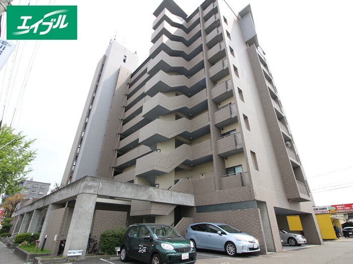 物件外観写真1　(駐車場)