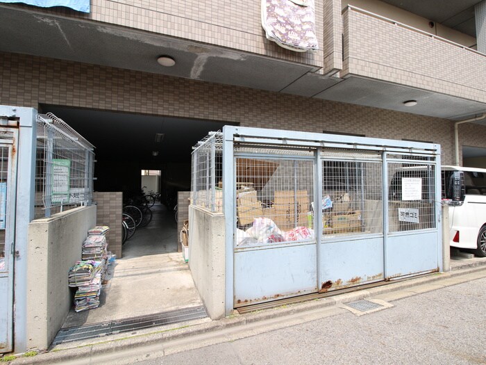 物件外観写真4　(建物設備)