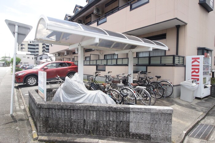 物件外観写真5　(駐輪場)