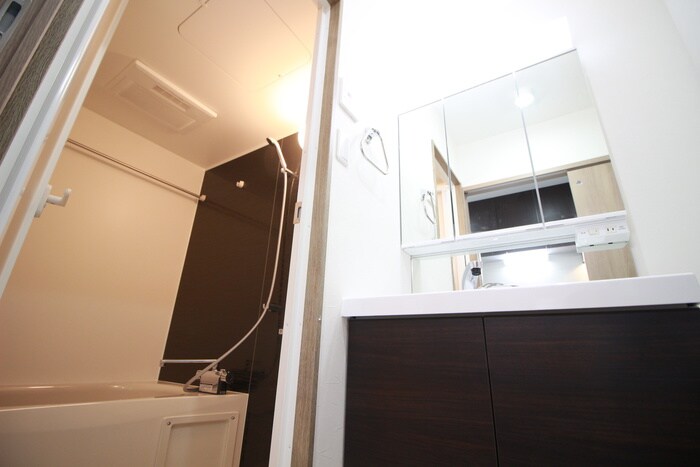 物件内観写真12　(洗面)