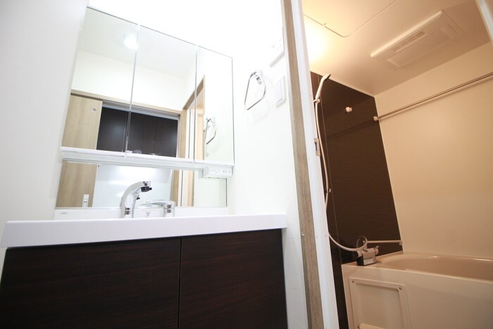 物件内観写真13　(洗面)