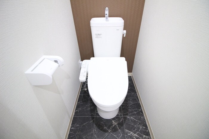 物件内観写真14　(トイレ)