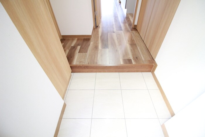 物件内観写真17　(玄関)