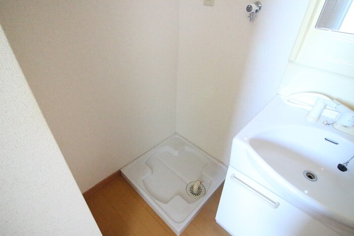 物件内観写真9　(洗濯機置場)