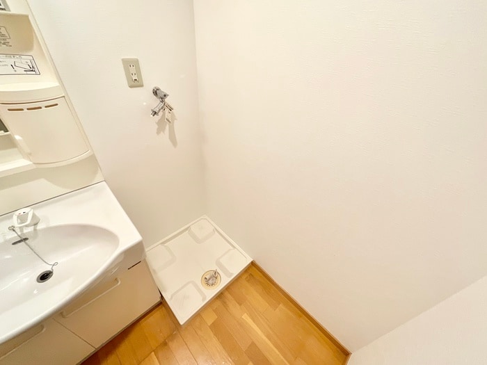 物件内観写真11　(洗濯機置場)