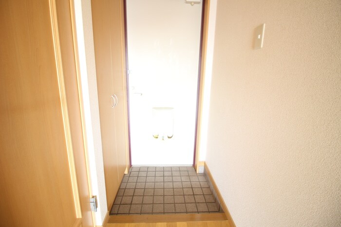 物件内観写真17　(玄関)