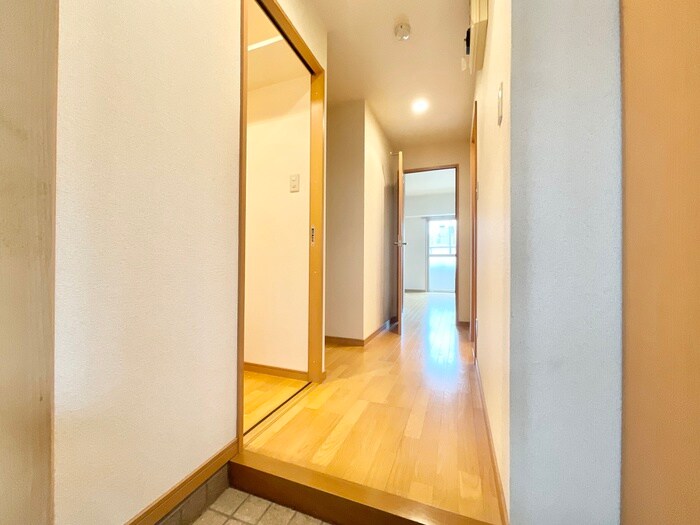 物件内観写真18　(廊下)