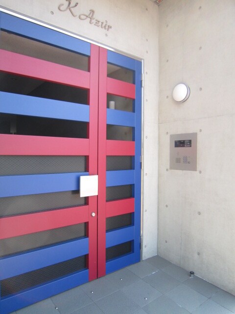 物件外観写真3　(エントランス部分)