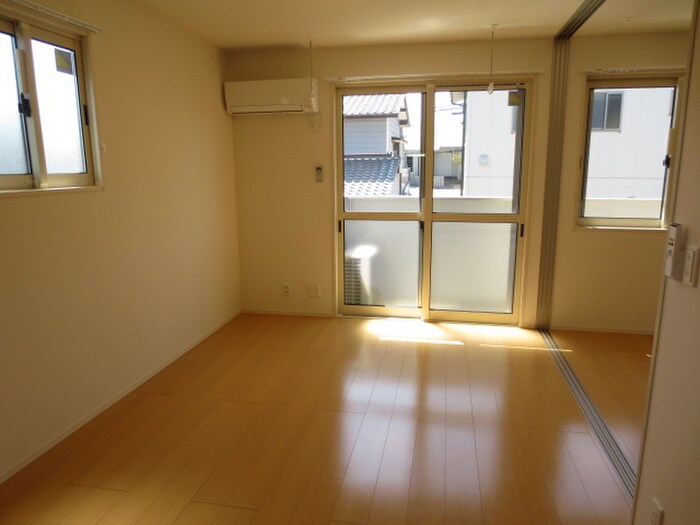 物件内観写真4　(居室)