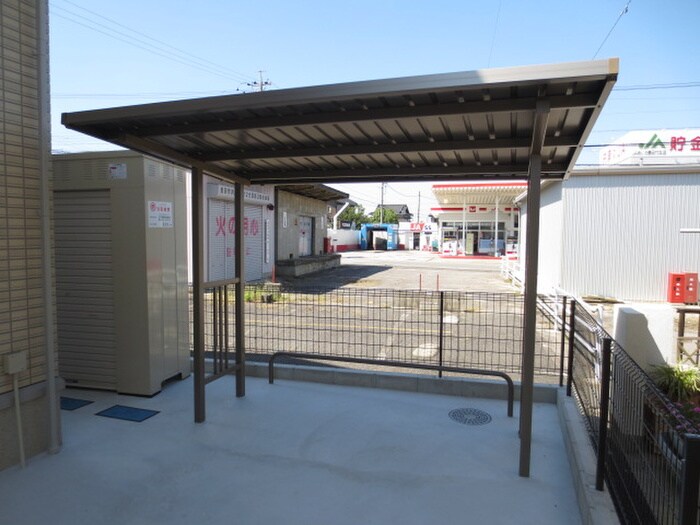 物件外観写真3　(駐輪場)
