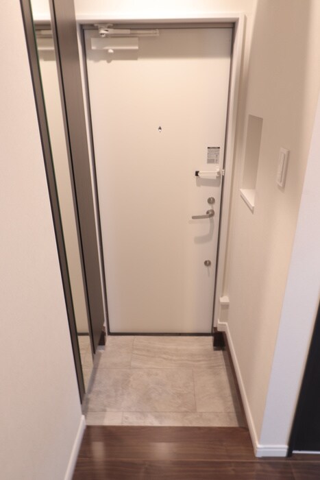 物件内観写真7　(玄関)