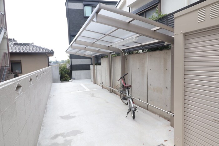 物件外観写真6　(駐輪場)