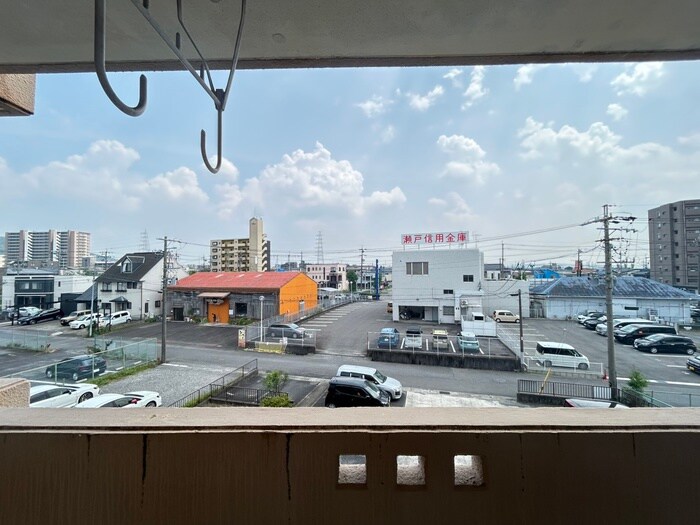 物件内観写真16　(室内からの展望)