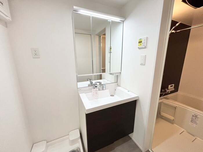 物件内観写真9　(洗面)