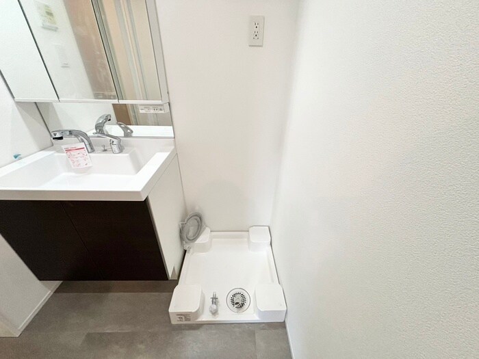 物件内観写真13　(洗濯機置場)